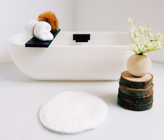 1:12 Scale Miniature Soaking Tub with Tap & Shelf